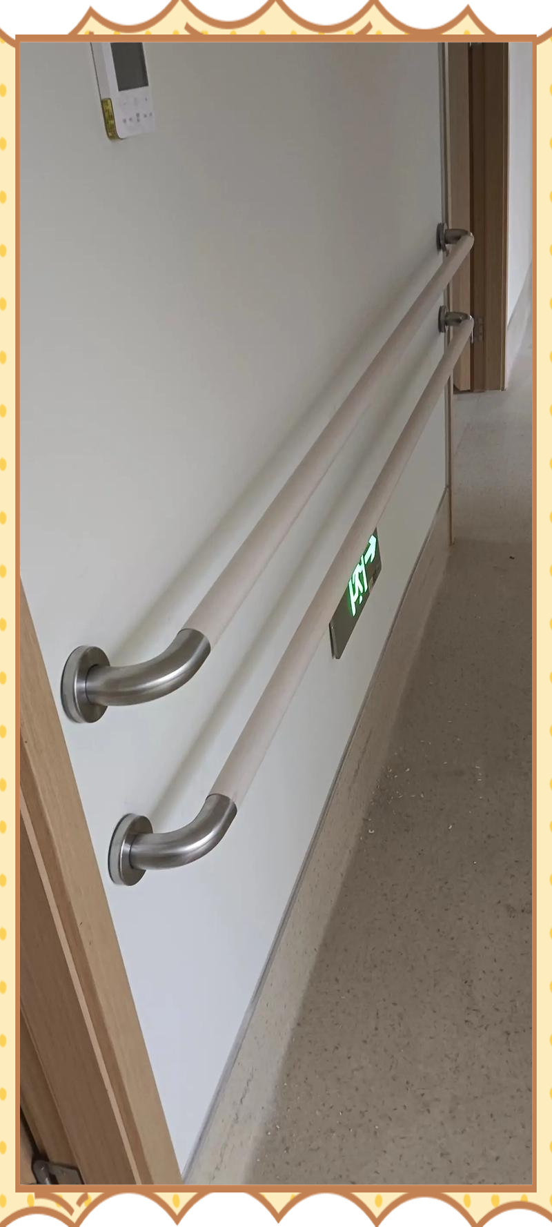810W62930-0233 Handrail Mounting Cover for HOWO Truck Cab