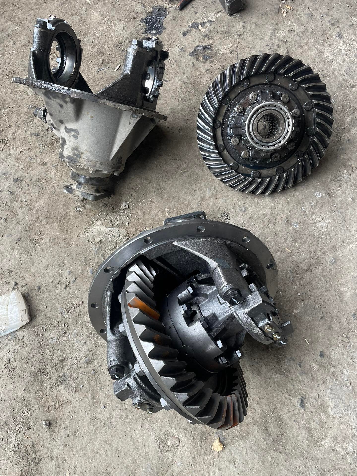 Genuine 812W35106-0055 Side Gear for HOWO Truck Drive Axle