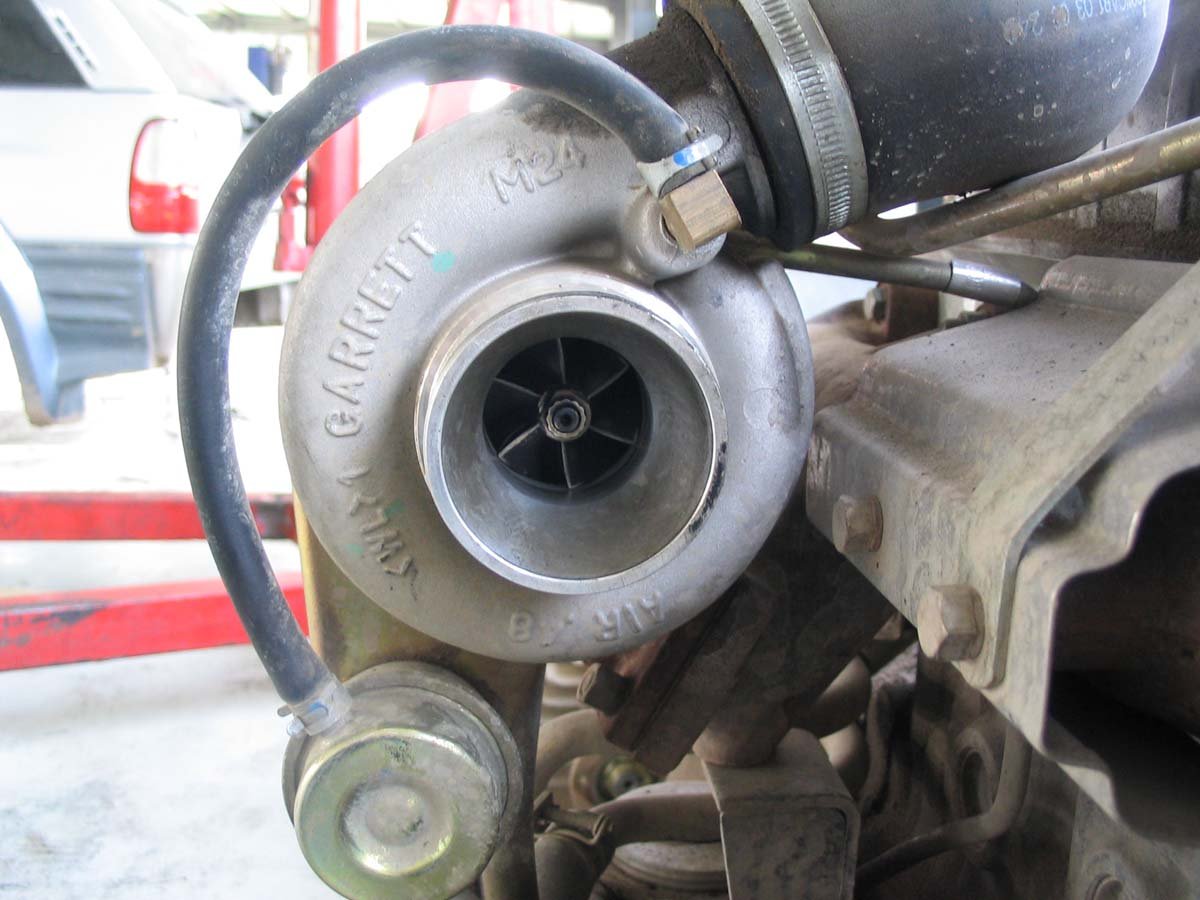 082V09402-0185 Turbocharger Intake Adapter for HOWO Engine